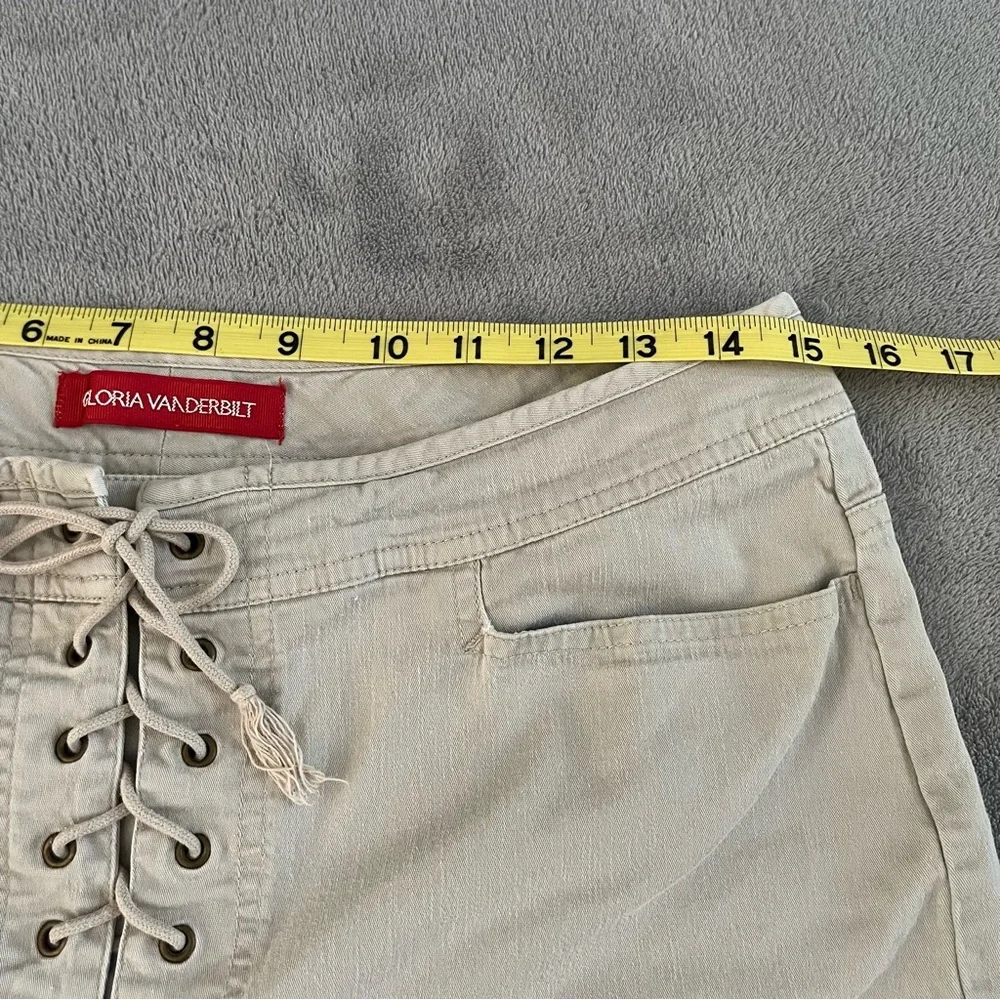 Vintage Gloria Vanderbilt Women Capri Cropped Pants Size 14P Beige Lace up Front